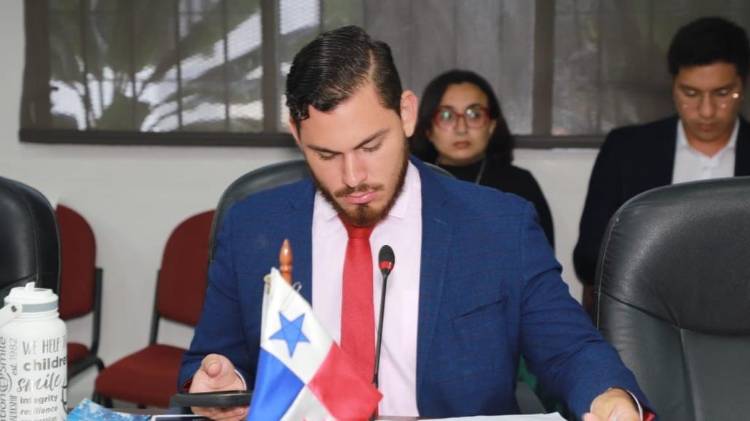 Exdiputado expresa su opinión sobre lo que esta ocurriendo con las elecciones.