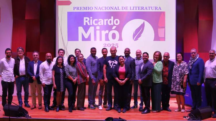Los ganadores del Ricardo Miró 2025 celebran la fuerza de la literatura panameña, en una gala que reunió talento, reflexión y emoción en todos los géneros.