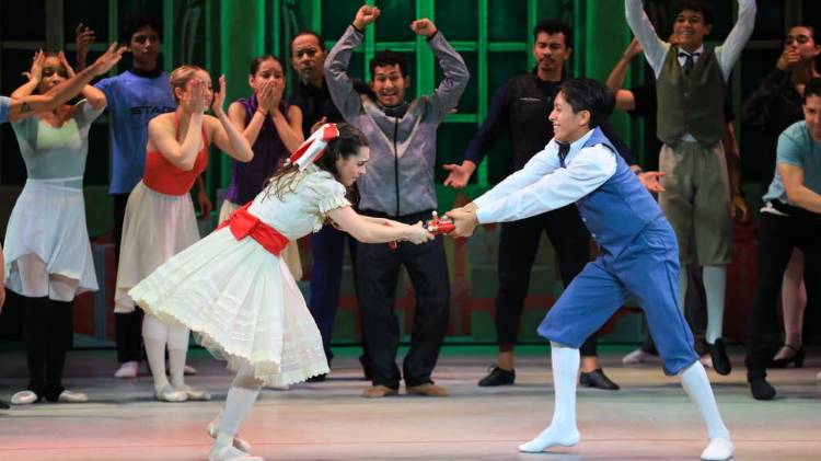 Más de 90 bailarines, entre profesionales y estudiantes, protagonizan esta edición especial del Cascanueces.