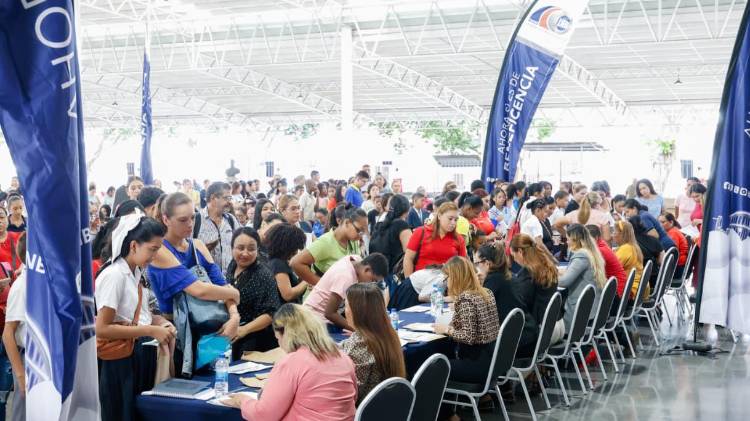 Las entregas de las becas se realizan en las distintas sedes provinciales y agencias de la LNB.