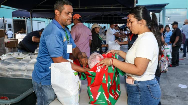 Este año, el IMA habilitará 137 puntos y distribuirá 500,000 cajas navideñas a $15 cada una.