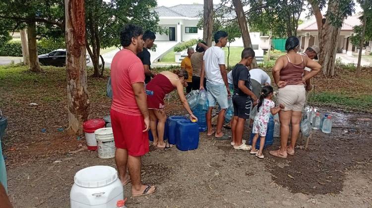 Este domingo la ciudad sigue sin agua.