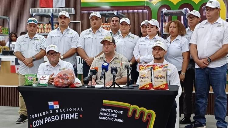 Bolsas de jamón para el pueblo panameño en sus navidades.