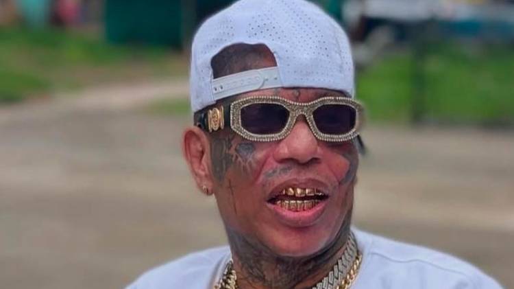 Japanese, pionero del reggae panameño, dejó un legado musical que marcó generaciones y consolidó a Panamá como cuna del reggae en español.