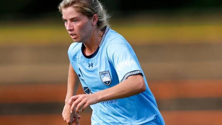 Tanner ha jugado a nivel profesional en el Washington Spirit y el Spokane Zephyr FC (Estados Unidos), y en el Sydney FC (Australia).