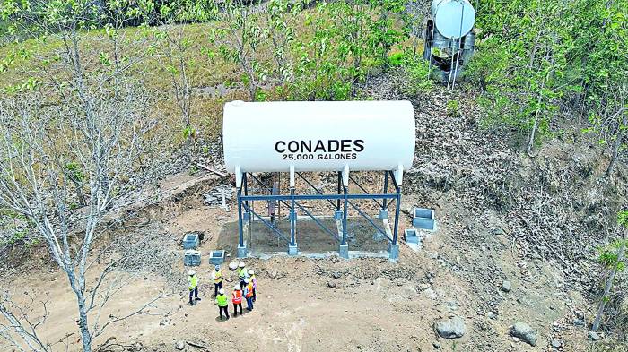 Tanque de reserva de agua en Chupá, Macaracas y Los Santos.