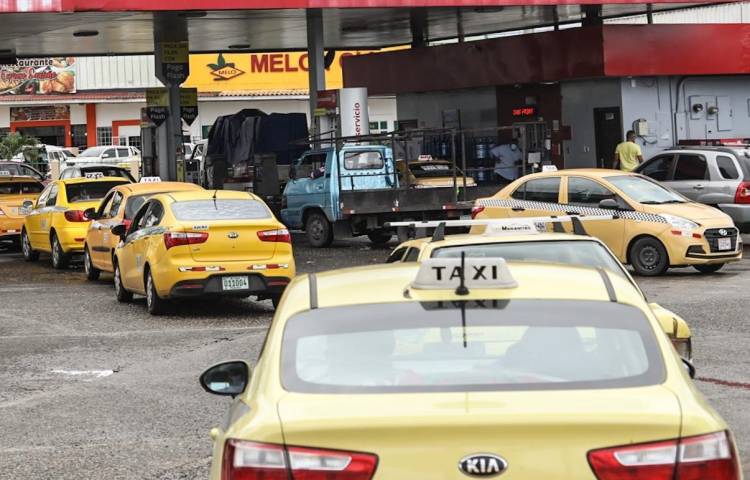 Solo los taxis que cuenten con su certificado de operación pueden estar señalizados