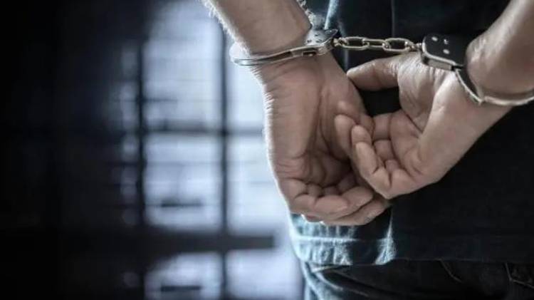 En la vía al Centenario este año, también detuvieron a otro conductor alternativo por agredir a dos mujeres en horas de la madrugada.