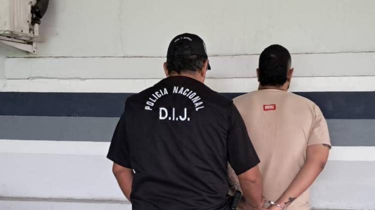 Depositaron cheque falso por medio millón de dólares