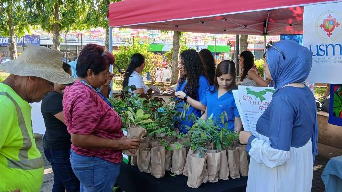 David | Feria resalta importancia de la salud mental y el ambiente sano