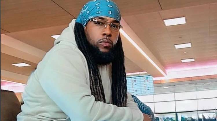 El Tuox, cantante urbano panameño, es uno de los intérpretes del tema ‘Falador’ y el único que ha salido públicamente a defender la canción tras la polémica.