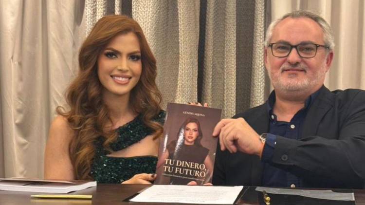 La exdiputada Génesis Arjona durante la presentación de su libro ‘Tu Dinero, Tu Futuro’.