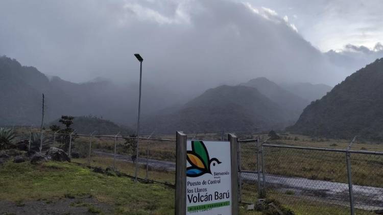 Los senderos del Volcán Barú amanecieron cerrados por los fuertes vientos y condiciones climáticas extremas en la cima del parque.