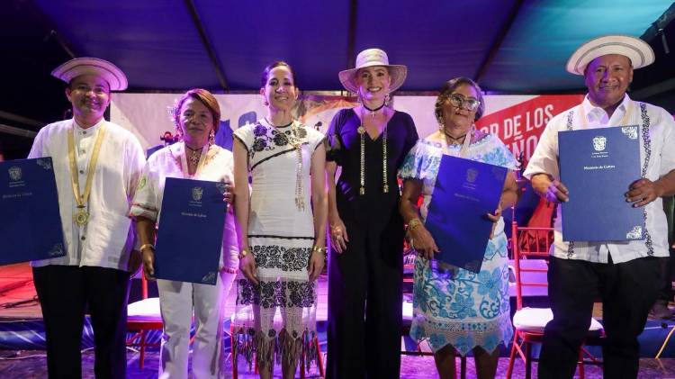 Entre música, polleras y emoción, el Ministerio de Cultura y la Autoridad del Turismo de Panamá honraron a los grandes del folclore nacional.