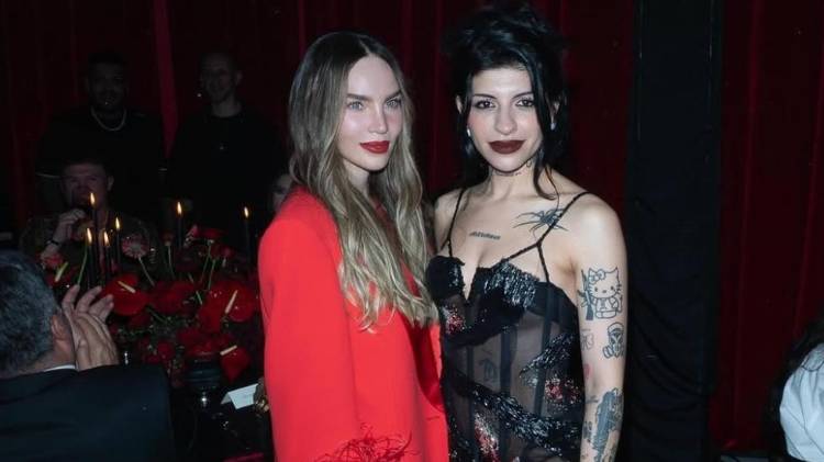 Belinda y Cazzu se encuentran en el evento de la revista GQ.