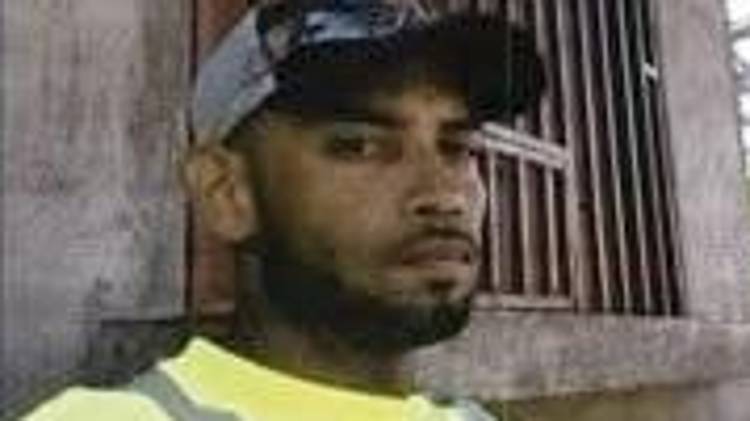 Si usted a visto o sabe del paradero de Eduardo Sáez, favor de llamar a las autoridades competentes