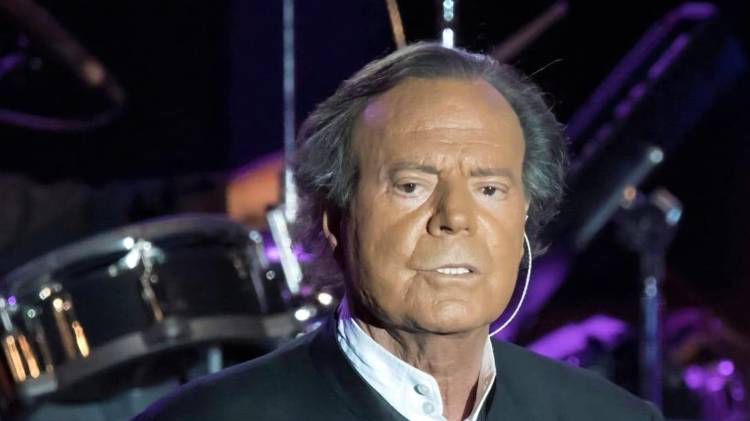 Julio Iglesias publica pruebas y habla de manipulación mediática.