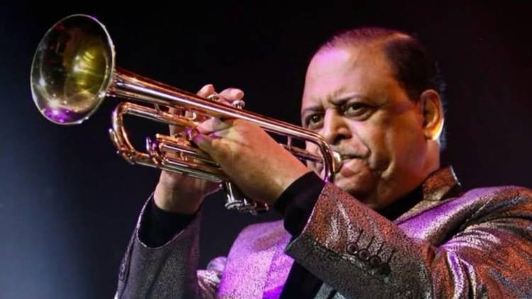 Wilfrido Vargas, leyenda del merengue, se encuentra activo y en perfecto estado de salud, según confirmó su equipo oficial.