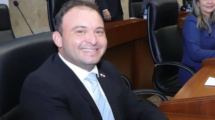 El diputado Carlos Saldaña del circuito 4-1 sostiene que su voto fue responsable y acorde a su rol constitucional.