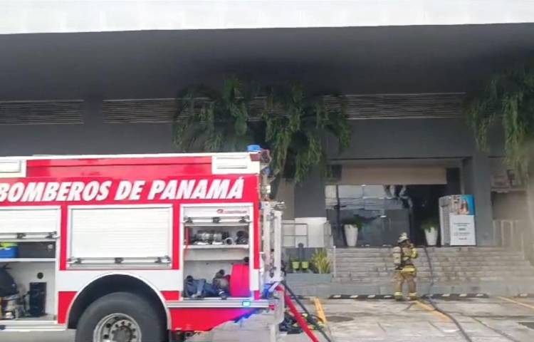 La alerta por el incendio se reportó a las 6:45 a.m.