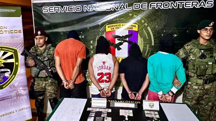 Los hombres fueron detenidos durante un operativo de compra controlada