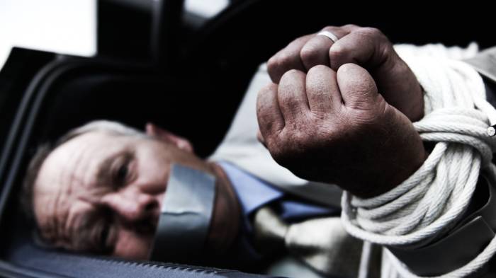 Como pudo logró liberarse y se tiró a la vía en Paraíso, San Miguelito para pedir ayuda.