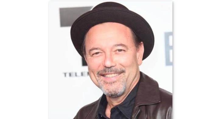 Además de no saber conducir auto, Rubén Blades informó que es un aficionado coleccionador de juguetes.