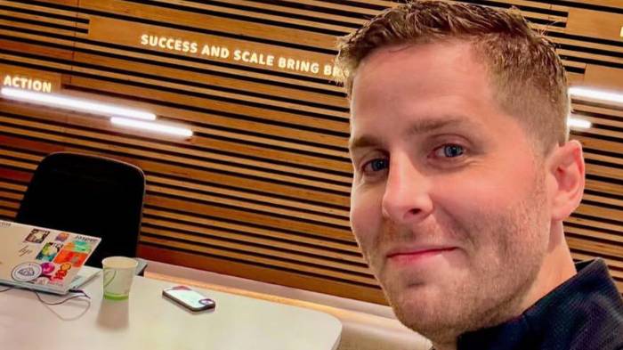 Mayer Mizrachi viaja en medio del dolor