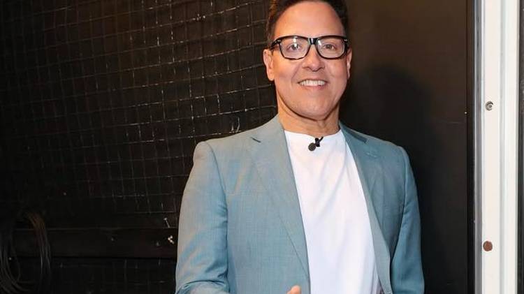 El carismático conductor de Despierta América, conocido por su simpatía y cercanía con el público, siempre ha mantenido su vida privada en secreto.