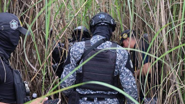 Los operativos para dar con los responsables de la muerte del capitán continúan