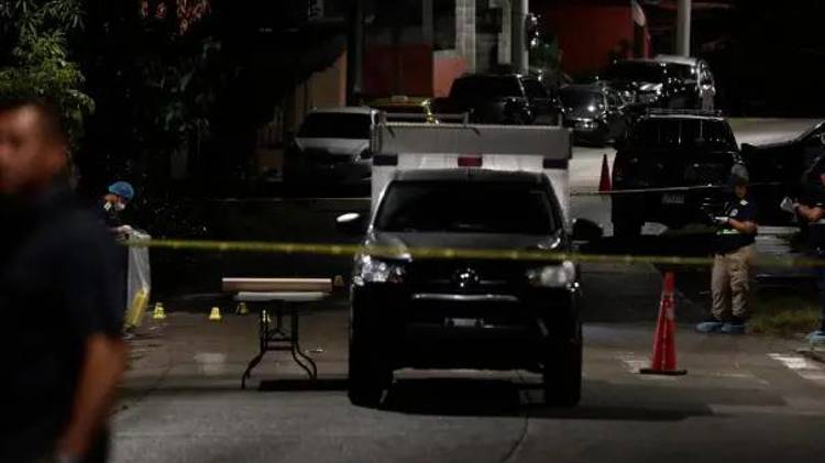 Se desconoce el móvil de este asesinato y no hay ninguna persona aprehendida