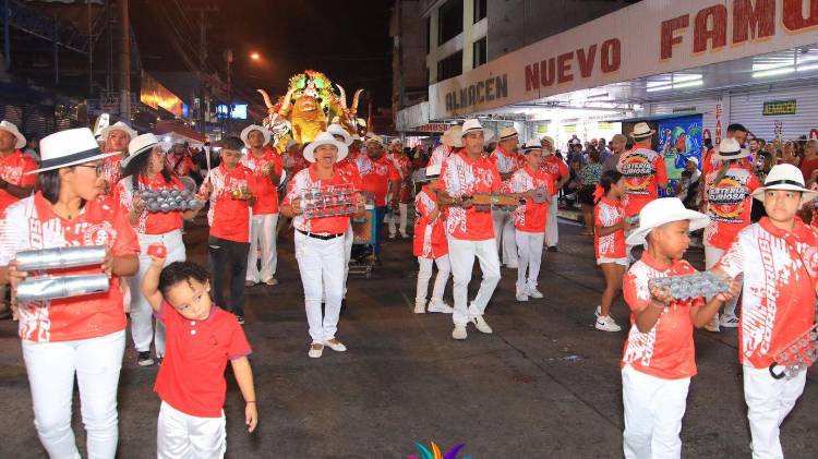 El Comparsódromo busca rescatar y promover las tradiciones populares panameñas, fortaleciendo la identidad cultural y apoyando el talento y emprendimiento local.