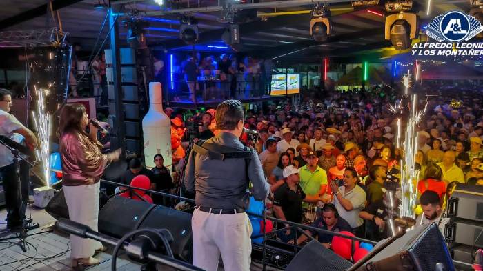 Alfredo Escudero celebra 80 años de vida y éxitos en una noche histórica para la música típica