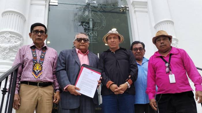 Delegados de Coonapip en la Procuraduría.