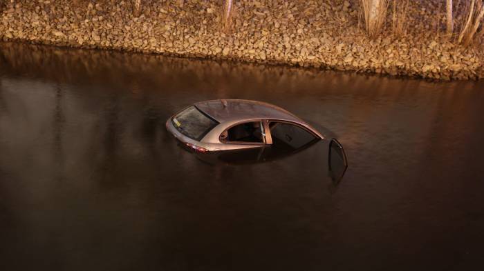 La mujer se encuentra fuera de peligro. Sus gritos de auxilio alertaron a la policía.