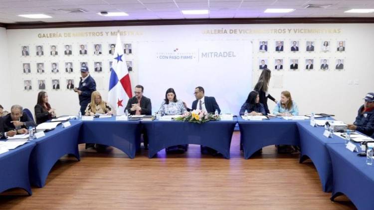 El Gobierno Nacional instaló este 15 de noviembre de 2025 la mesa de la Comisión Nacional de Salario Mínimo.