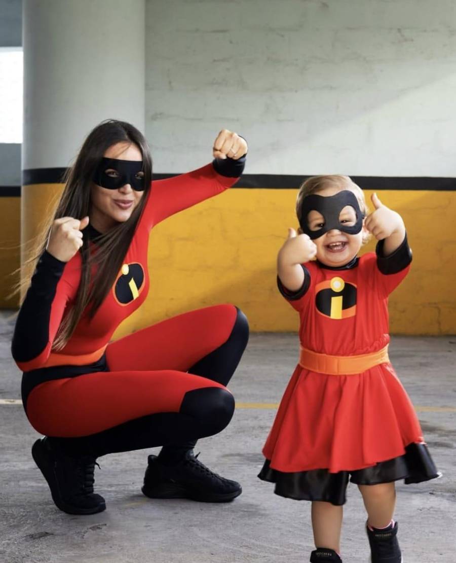 La exmiss y su hija Bruna sacaron sus superpoderes y se disfrazaron de Elastigirl y Baby Parr, de Los Increíbles.