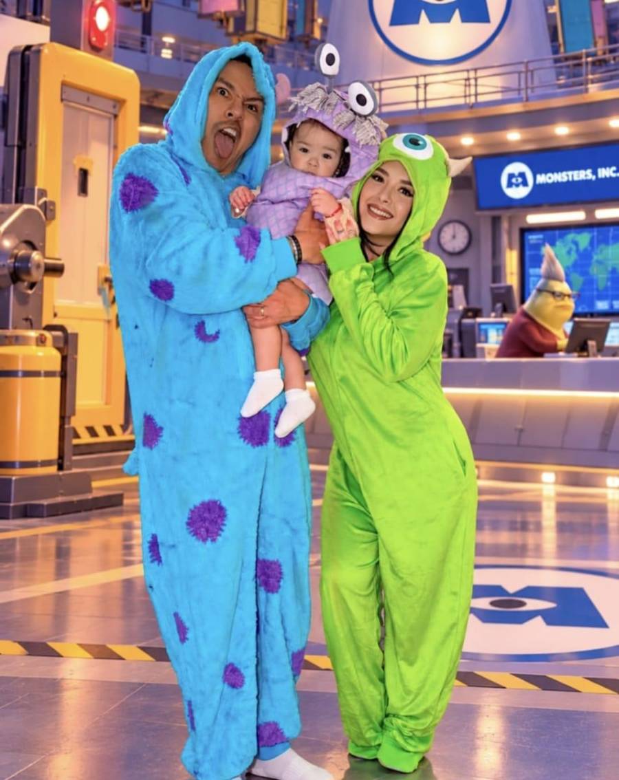 Flex y su esposa y su hija Luna Airam apostaron por los personajes de Monsters, Inc. para celebrar Halloween en familia.