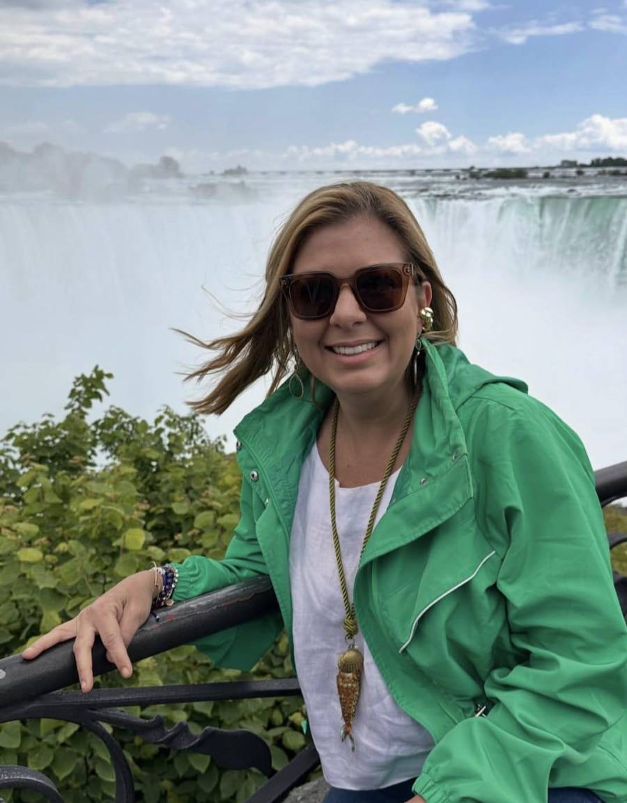 Durante su viaje para apoyar a Panamá, Delyanne Arjona aprovechó para visitar las espectaculares Cataratas del Niágara antes de vivir su inesperada aventura fronteriza.
