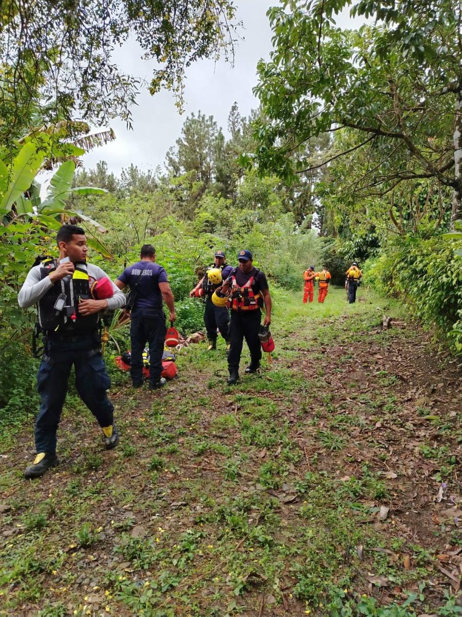 Buscan a turista desaparecida en Sorá de Chame. Cabeza de agua se la llevó