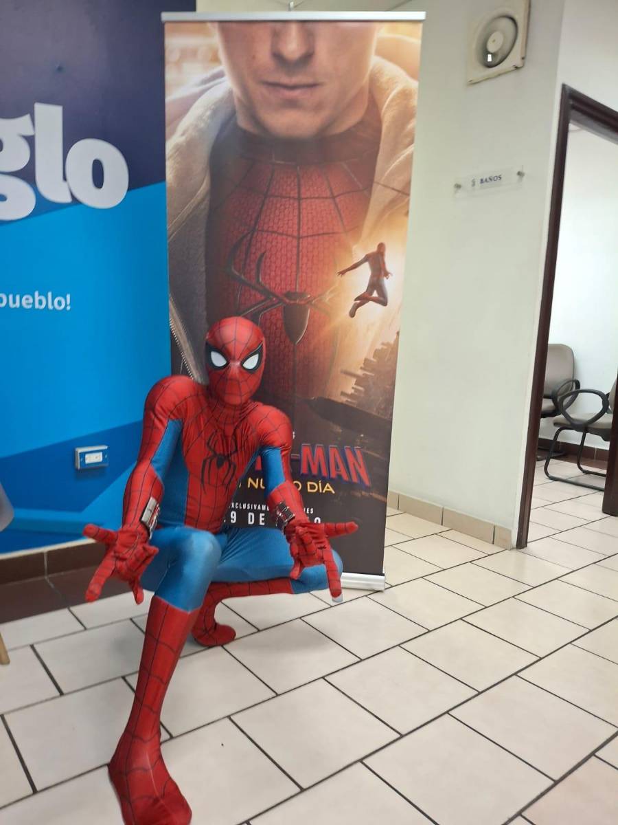 ¡Spider-Man aterriza en Panamá! El Hombre Araña invade las calles para celebrar el estreno de ‘Un Nuevo Día’