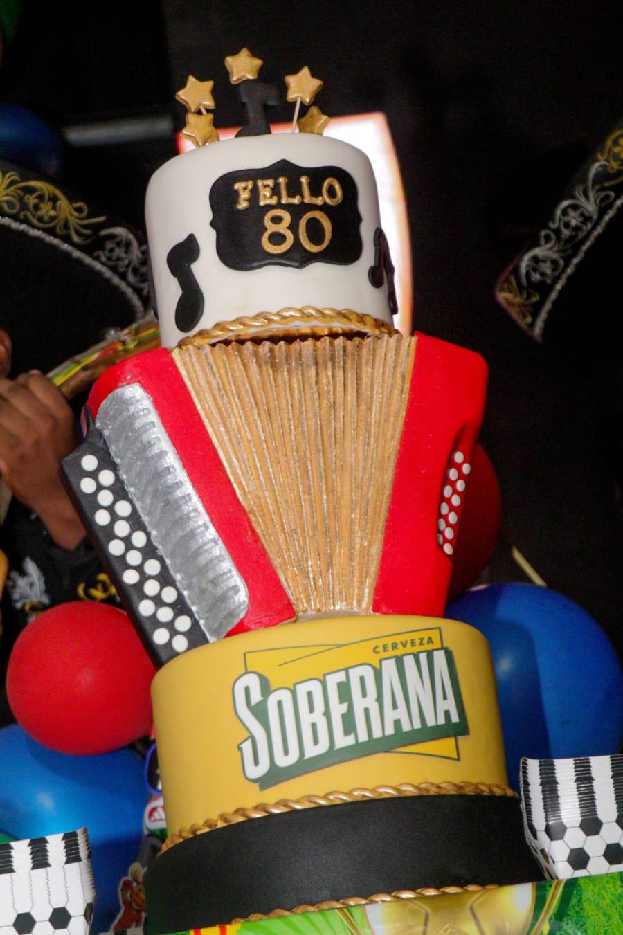 Alfredo Escudero celebra 80 años de vida y éxitos en una noche histórica para la música típica