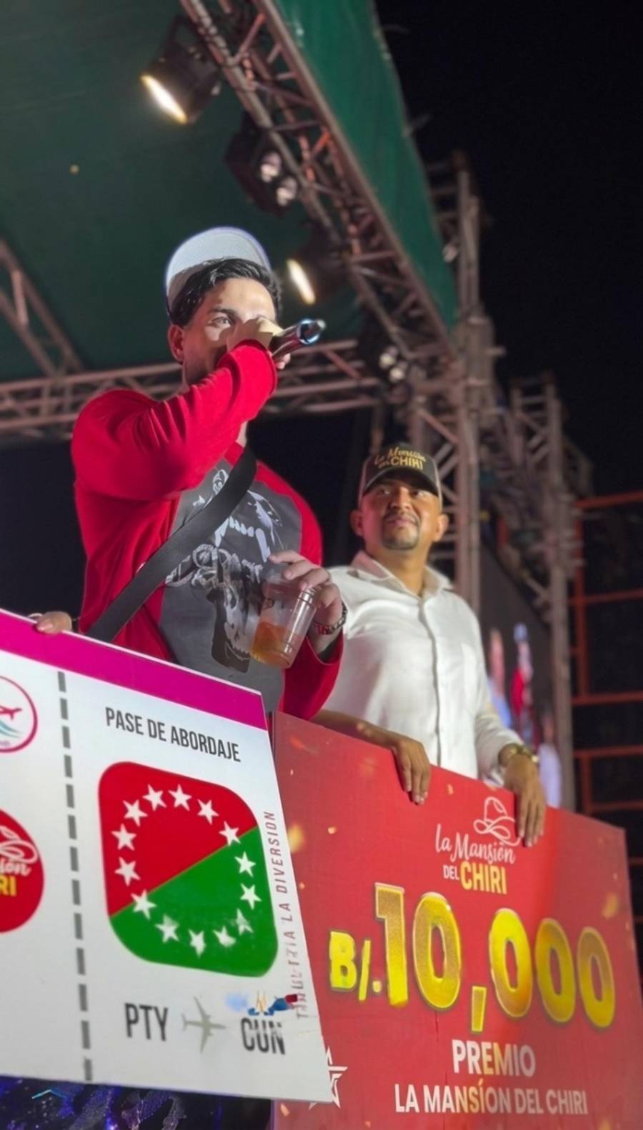 El artista Asaf Torres agradeció el respaldo de Panamá y Puerto Rico.
