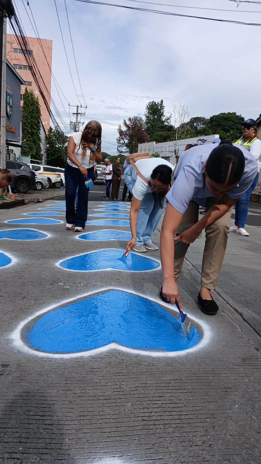 Tragedia del bus 8B-06: Reviven los corazones azules en memoria de las 18 víctimas