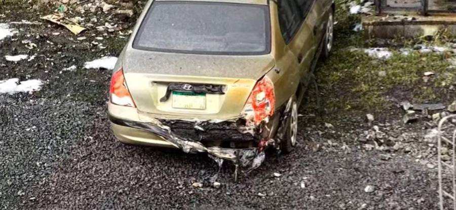 ALGUNOS AUTOS TAMBIÉN FUERON AFECTADOS POR LAS LLAMAS.