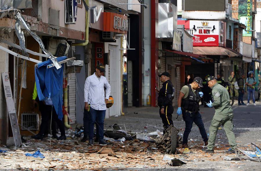 Seis heridos por una bomba y ataques de guerrilleros en suroeste de Colombia