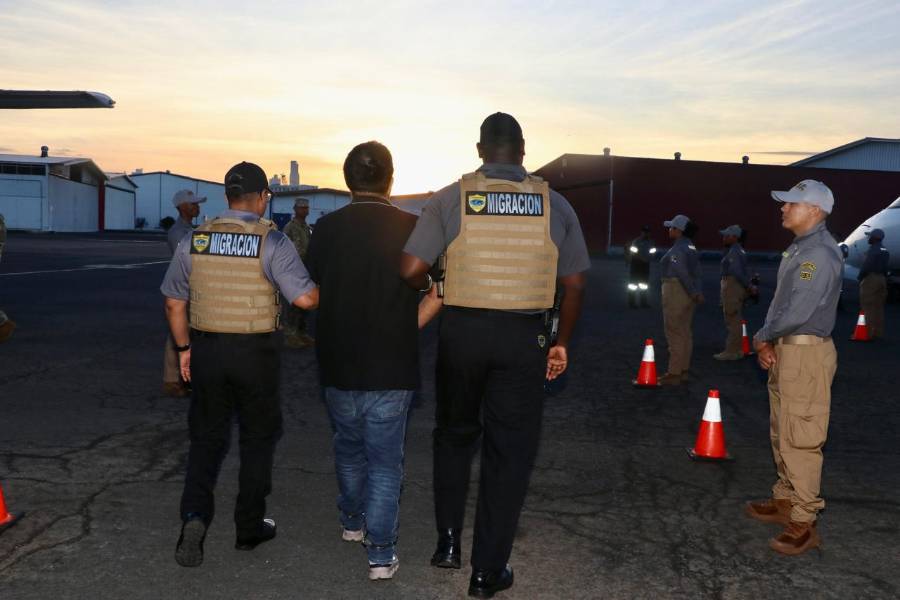 Migración entrega a Colombia a alias “D-Max”, requerido por la justicia