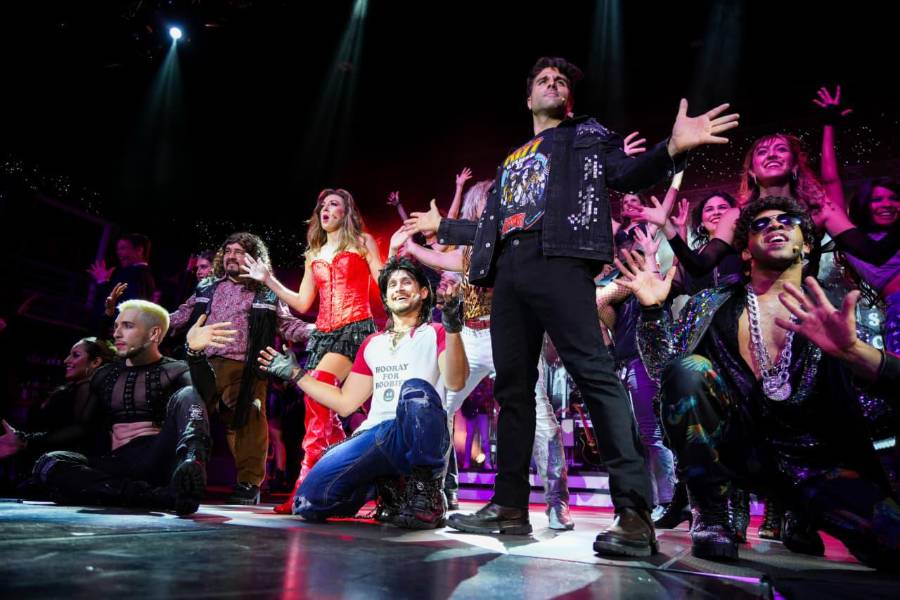 El musical ‘Rock of Ages - All Night Long’ convierte Atlapa en una fiesta de rock con un elenco de más de 30 artistas.