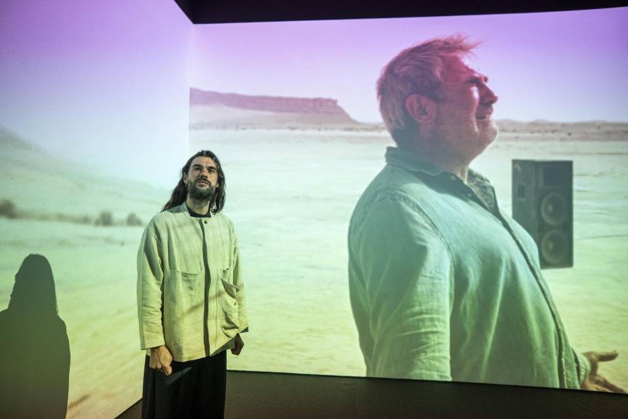 Oliver Laxe presenta su instalación ‘Hu. Baila como si nadie os viera’ en el Reina Sofía