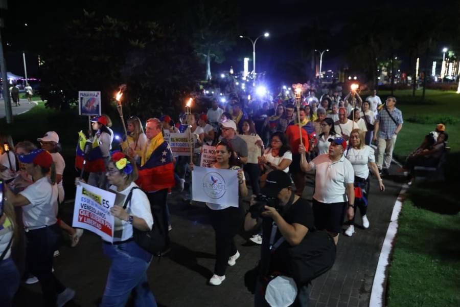 En la medida también se recordaron a los cientos de presos políticos.